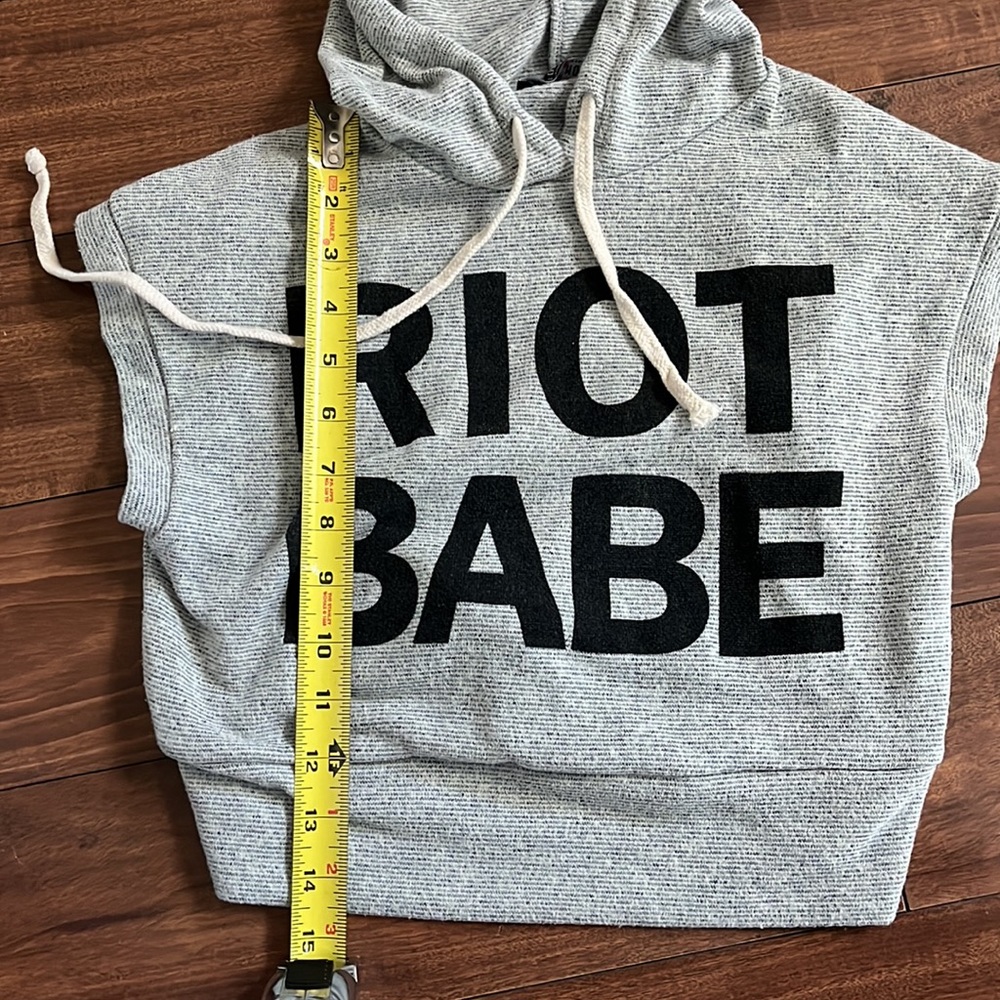 Gray Riot Babe tops - Picture 2 of 4